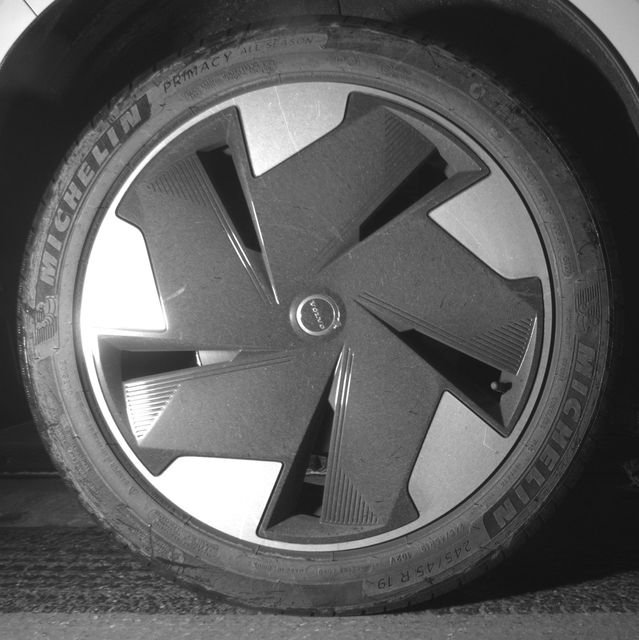 Certified 2025 Volvo EX30 Plus image 42