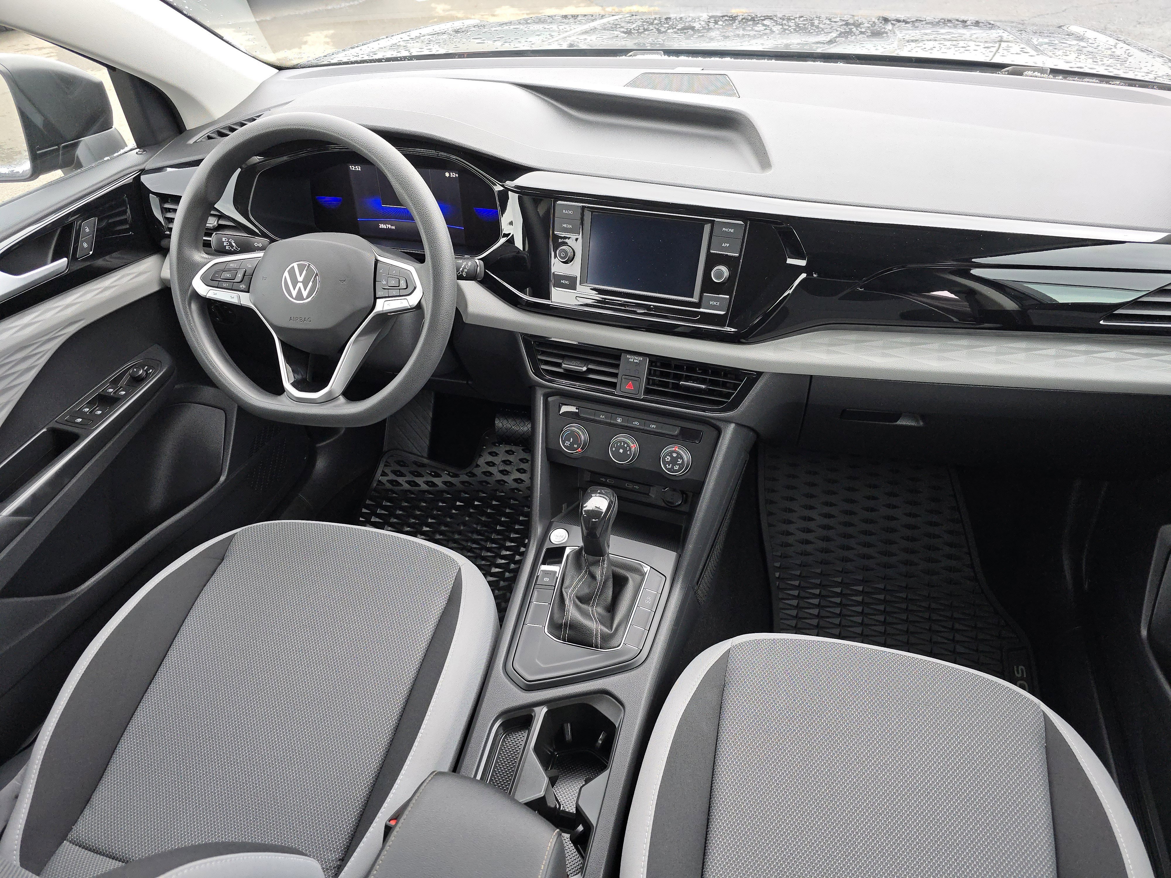 Certified 2022 Volkswagen Taos S image 18