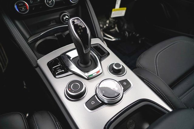 New 2025 Alfa Romeo Stelvio Sprint image 37