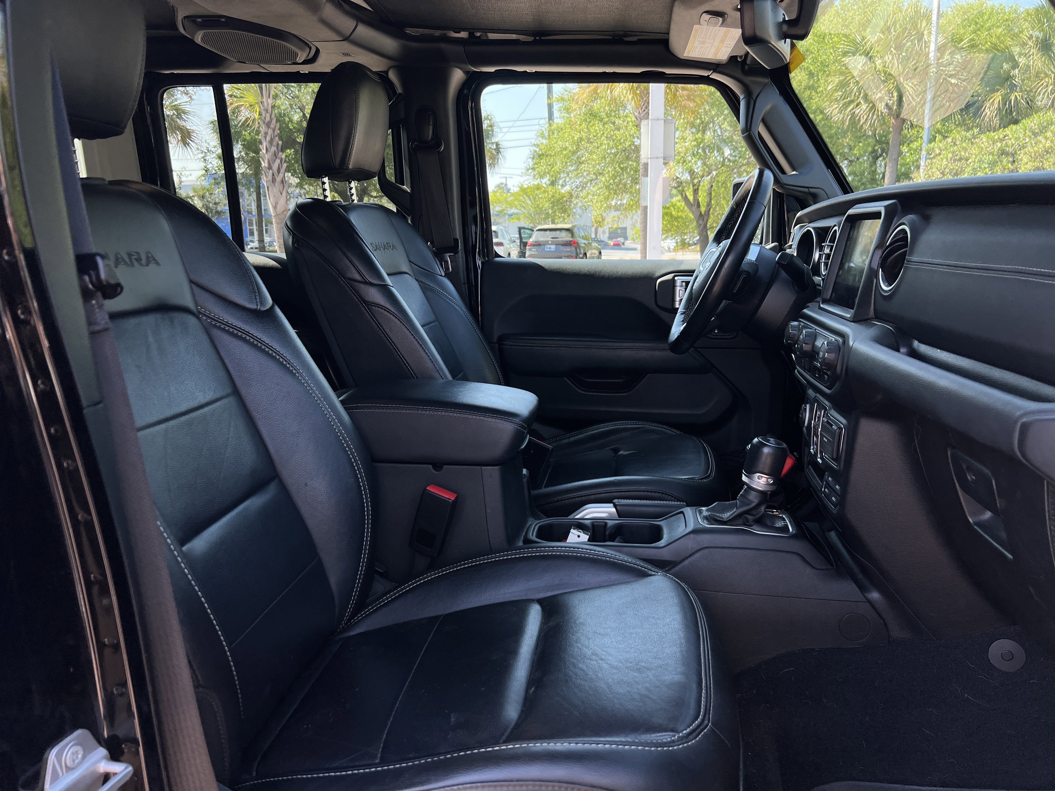 Used 2022 Jeep Wrangler Unlimited Sahara w/ Cold Weather Group image 32