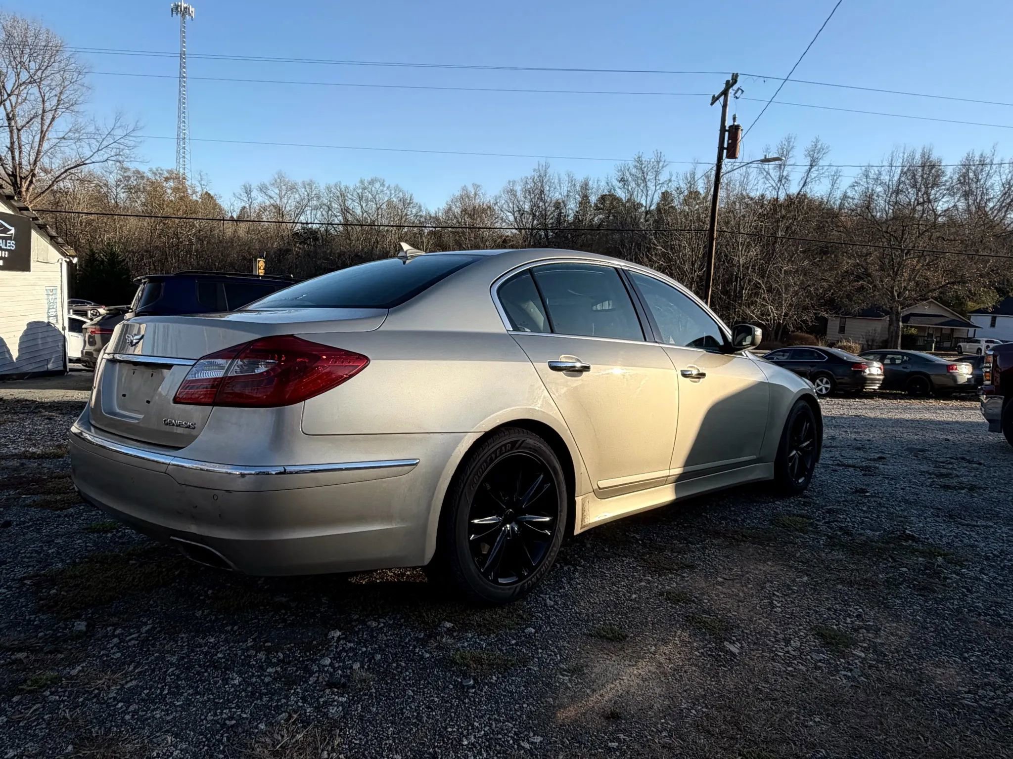 Used 2012 Hyundai Genesis 3.8 w/ Premium Pkg image 4