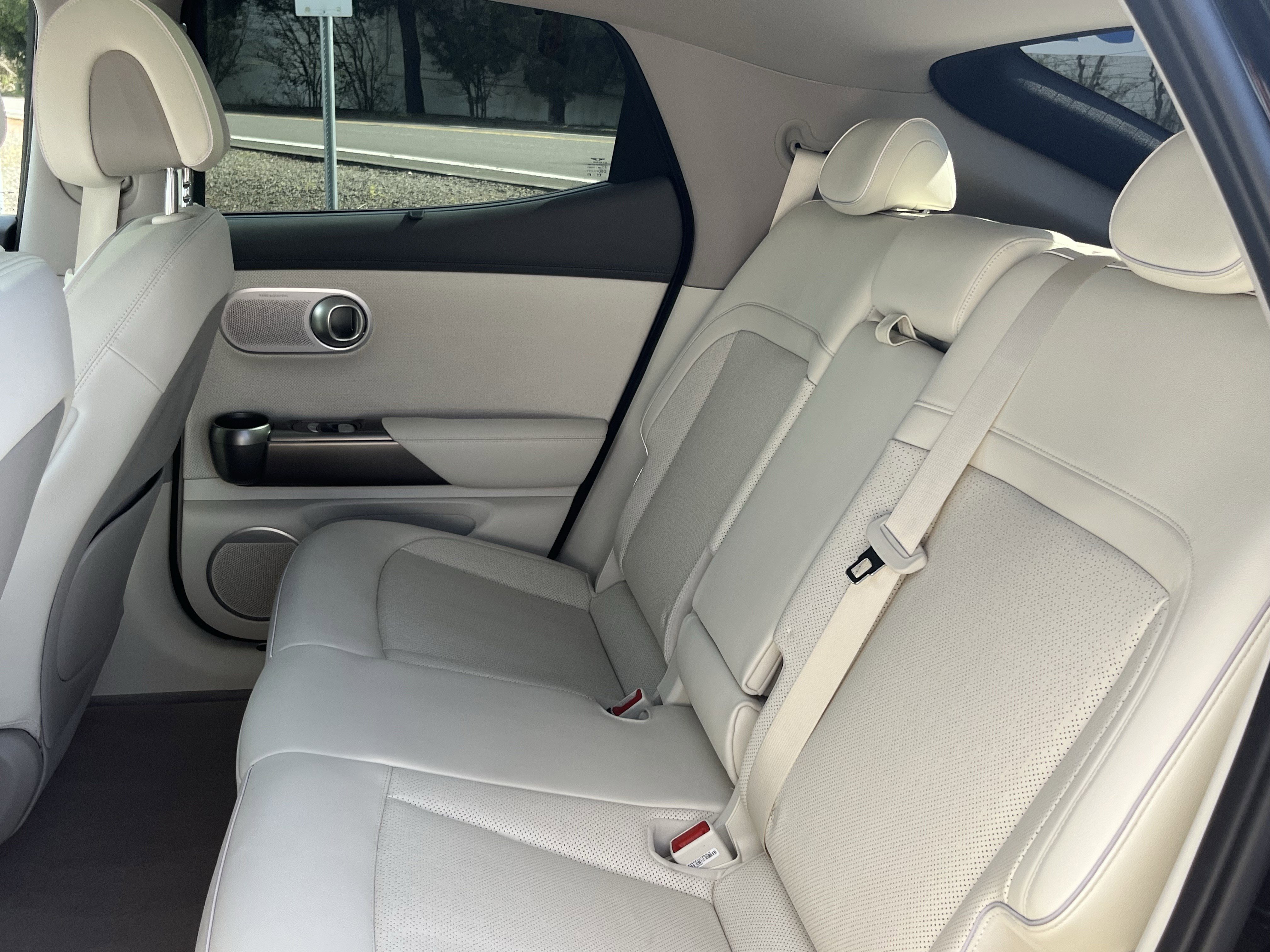 Used 2023 Genesis GV60 Advanced w/ Cargo Package image 14