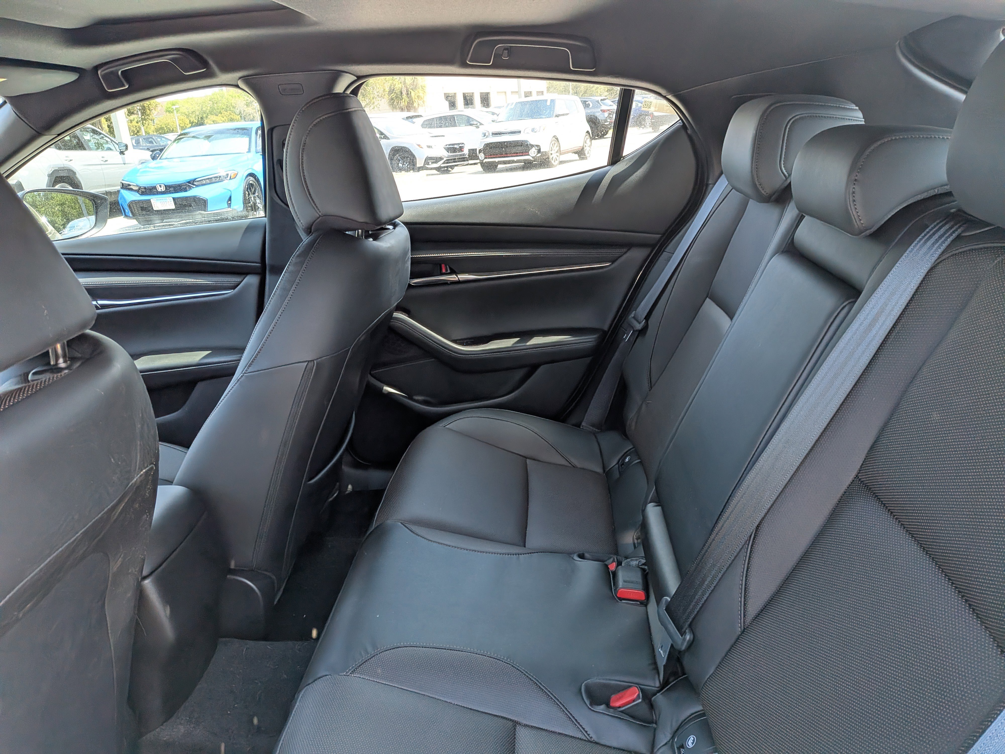 Used 2025 MAZDA MAZDA3 2.5 S Hatchback w/ Premium Pkg image 14