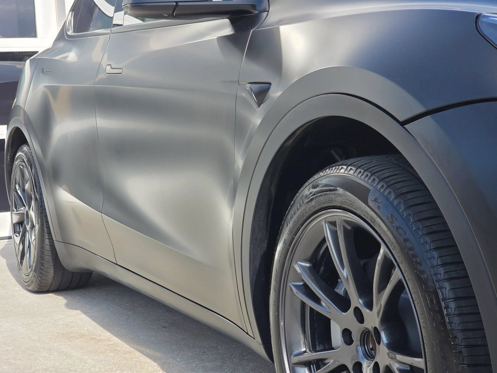 Used 2025 Tesla Model Y Long Range RWD image 35