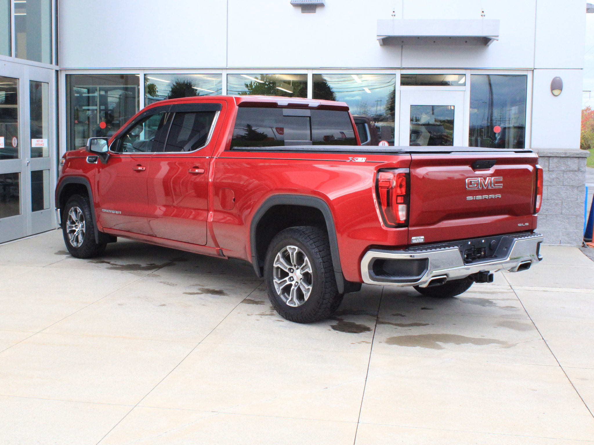 Used 2020 GMC Sierra 1500 SLE w/ SLE Value Package AWD/4WD image 8