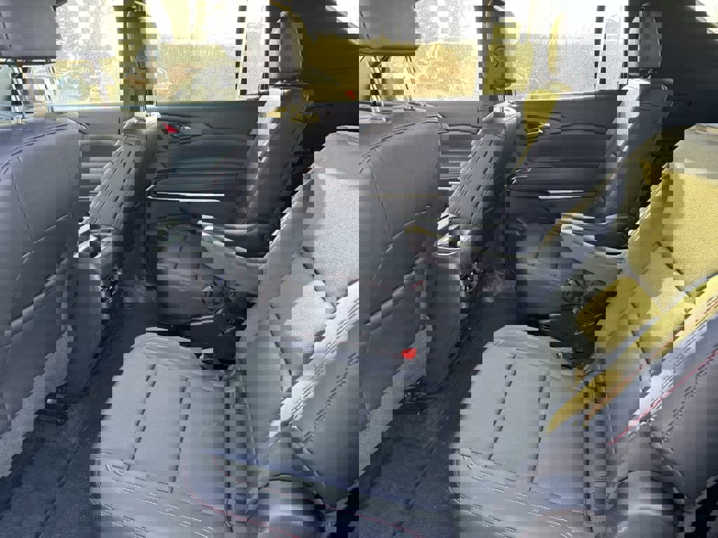 Used 2025 Chevrolet Traverse Z71 image 10