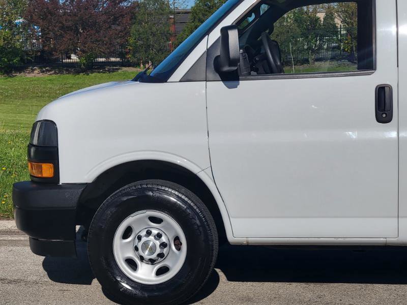Used 2018 Chevrolet Express 3500 LS RWD image 10