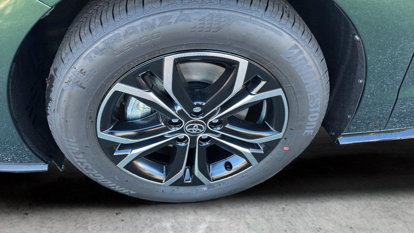 New 2026 Toyota Sienna Platinum AWD/4WD image 28