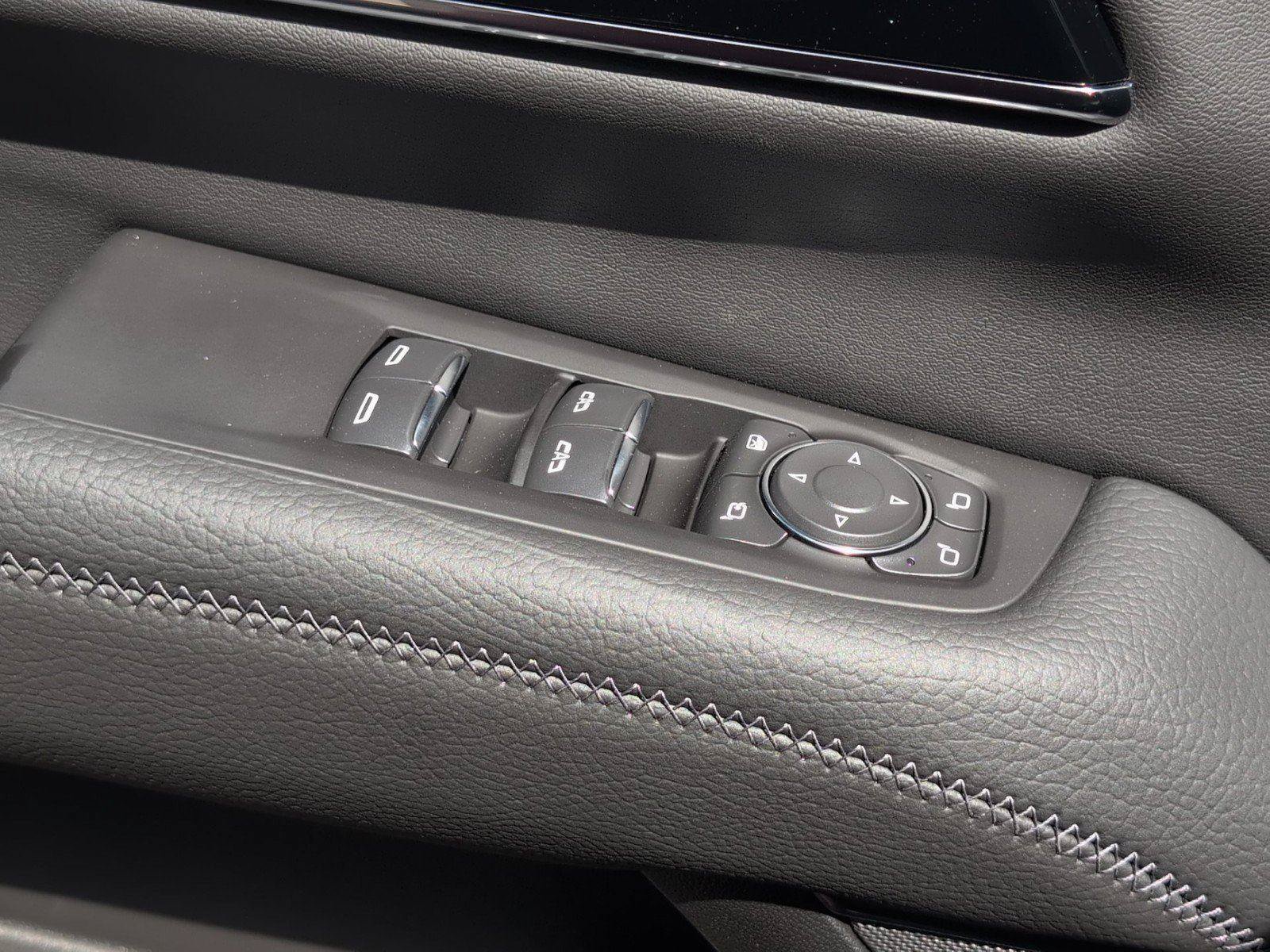 New 2026 GMC Yukon XL Denali w/ Denali Reserve Package AWD/4WD image 21