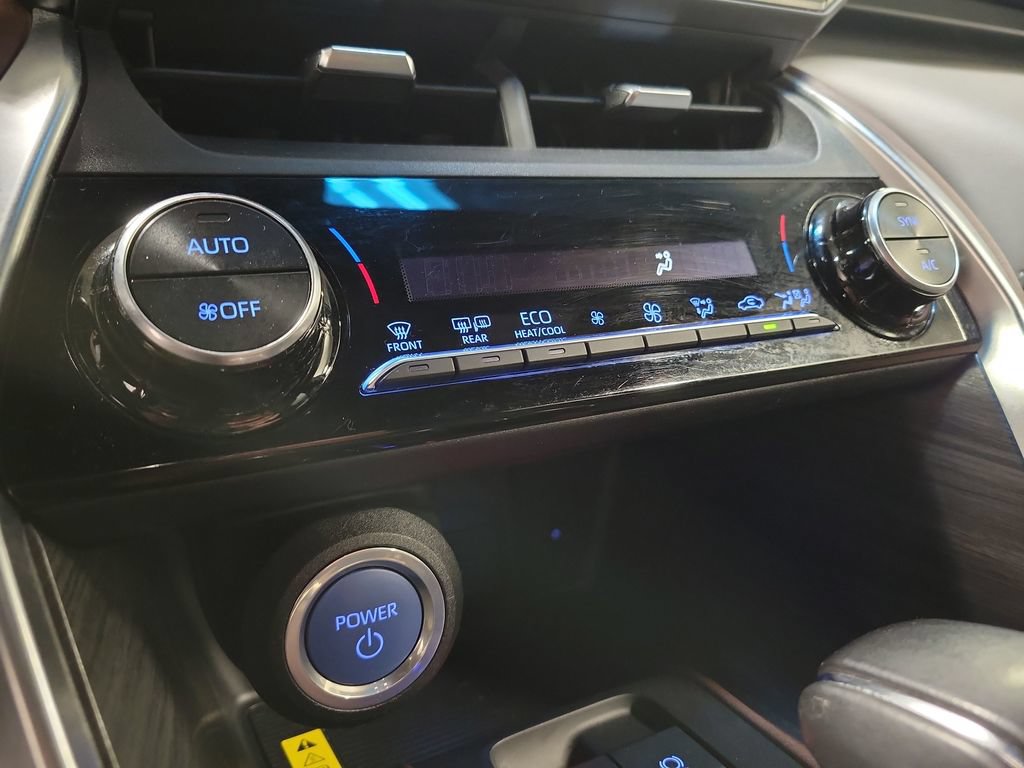 Used 2022 Toyota Venza XLE AWD/4WD image 20