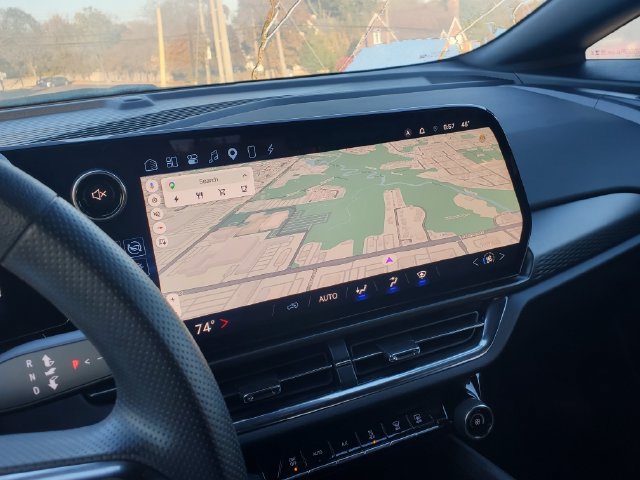 Certified 2025 Chevrolet Equinox EV LT FWD image 29