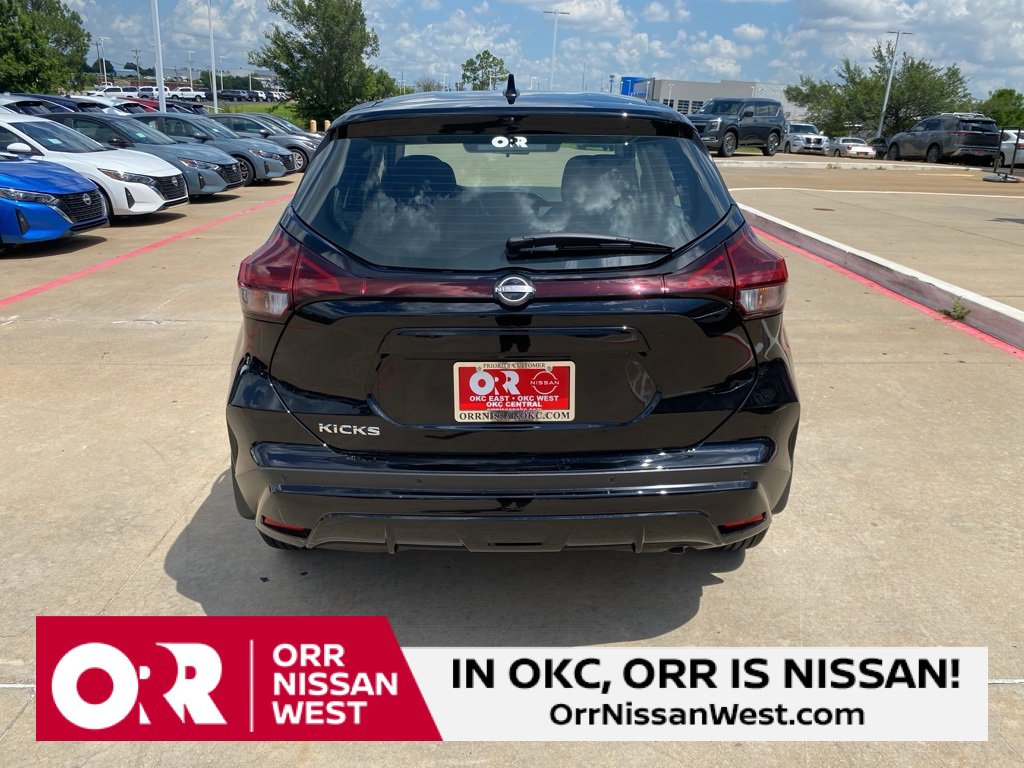 New 2025 Nissan Kicks Play S image 4