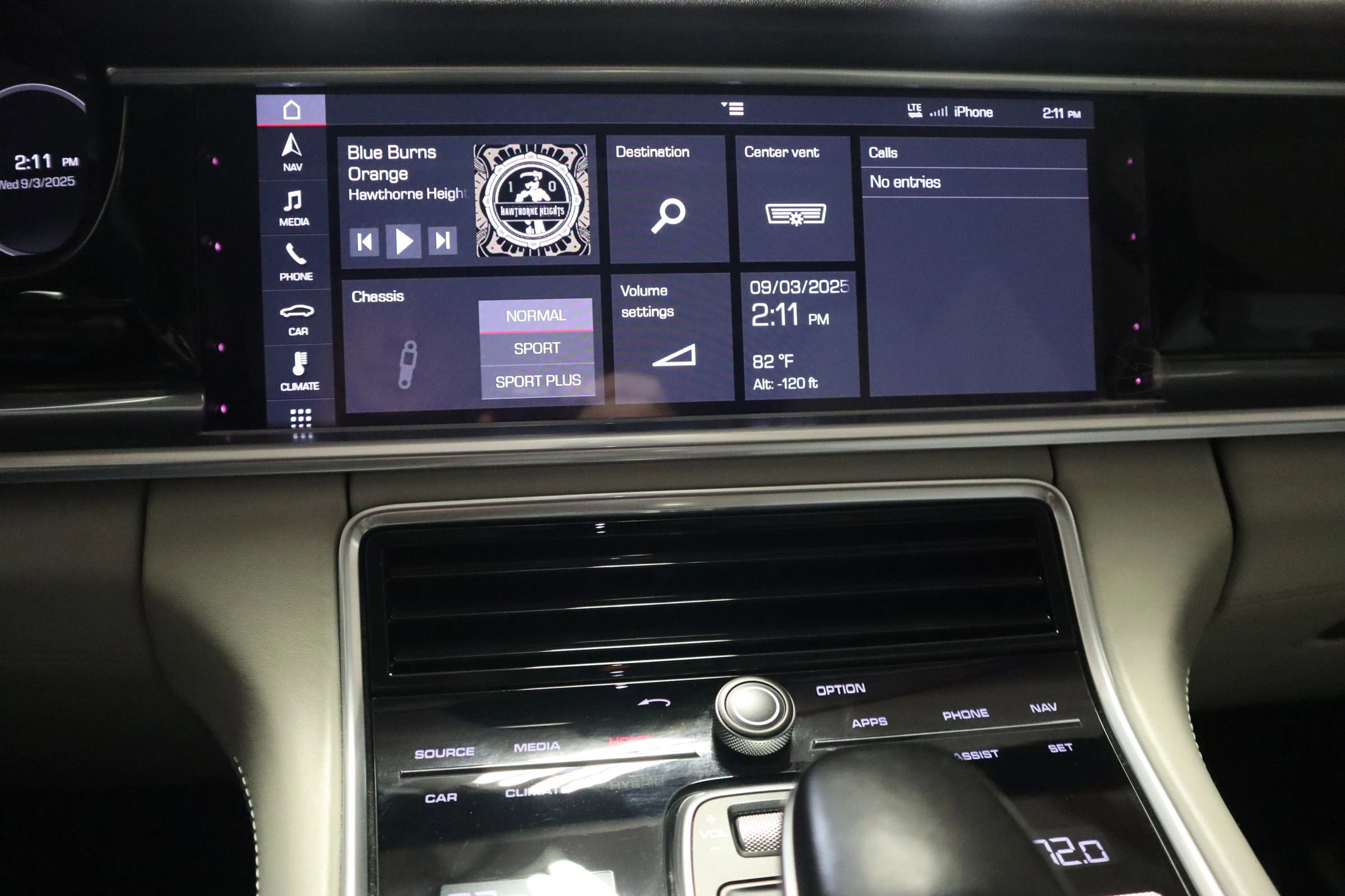 Used 2019 Porsche Panamera w/ Premium Package Plus RWD image 17