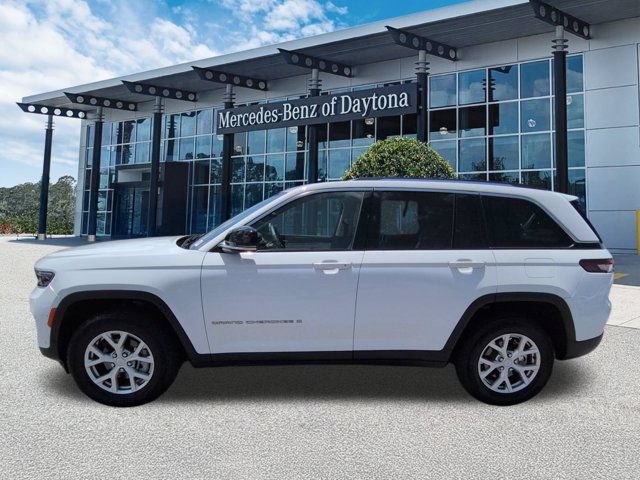 Used 2022 Jeep Grand Cherokee Limited w/ Luxury Tech Group II AWD/4WD image 7