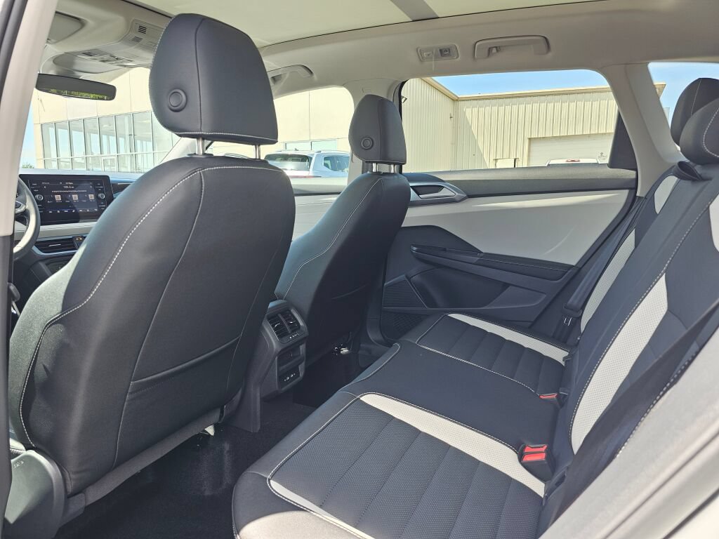 New 2026 Volkswagen Taos SEL AWD/4WD image 11