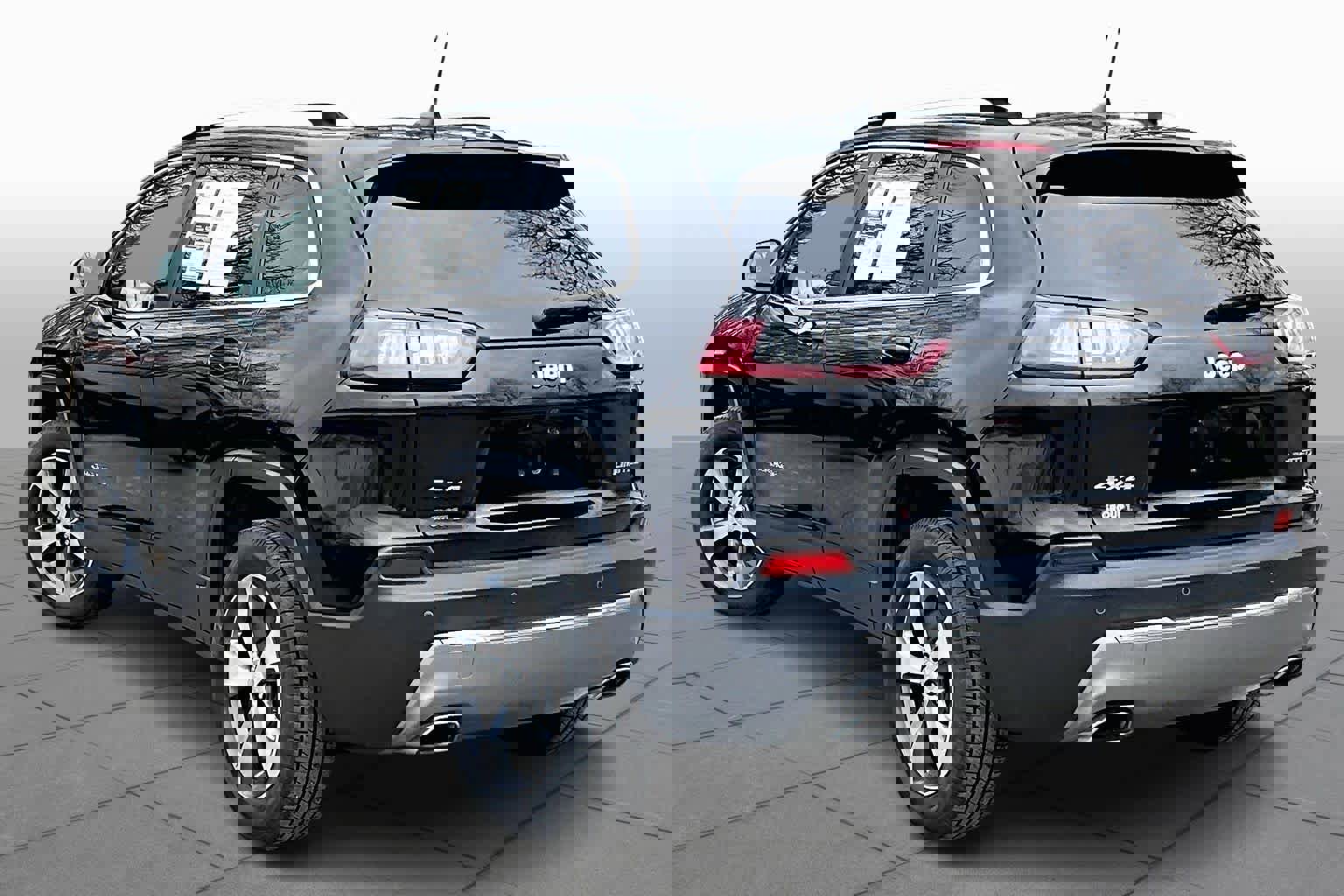 Used 2019 Jeep Cherokee Limited image 12