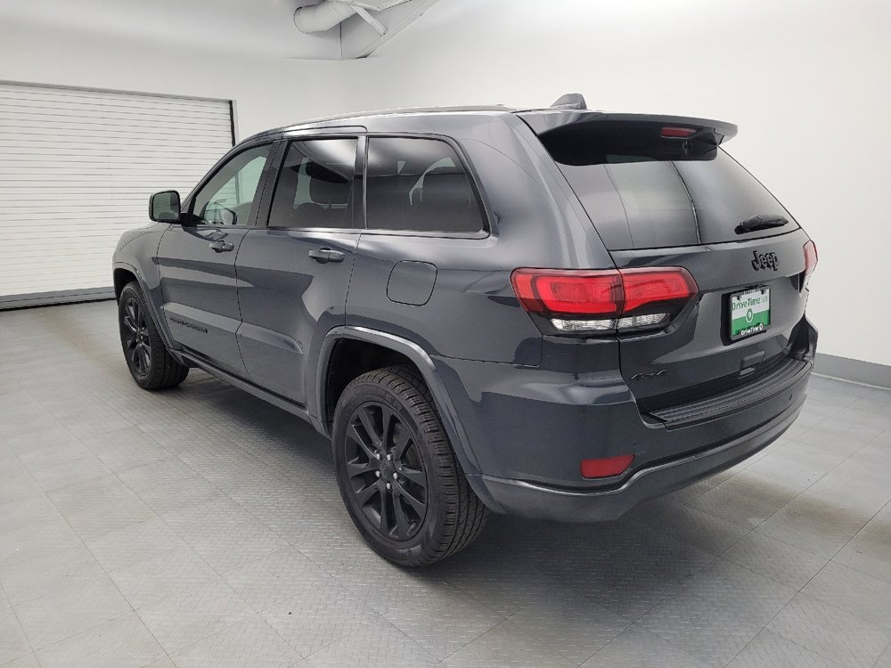 Used 2018 Jeep Grand Cherokee Altitude AWD/4WD image 3