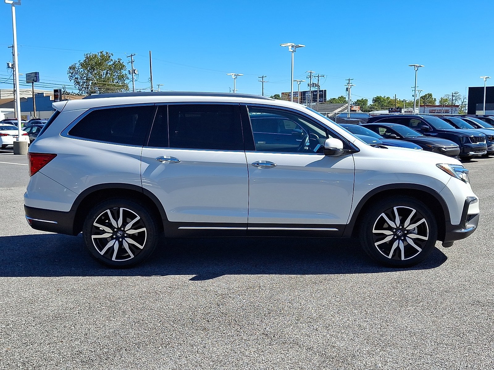 Used 2021 Honda Pilot Touring image 4