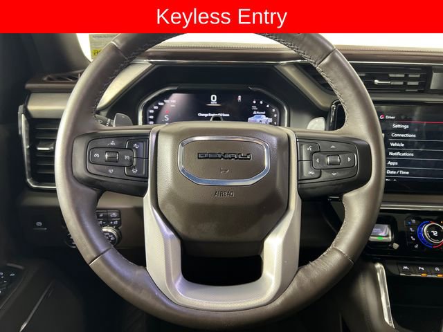 Used 2025 GMC Sierra 1500 Denali w/ Technology Package AWD/4WD image 16