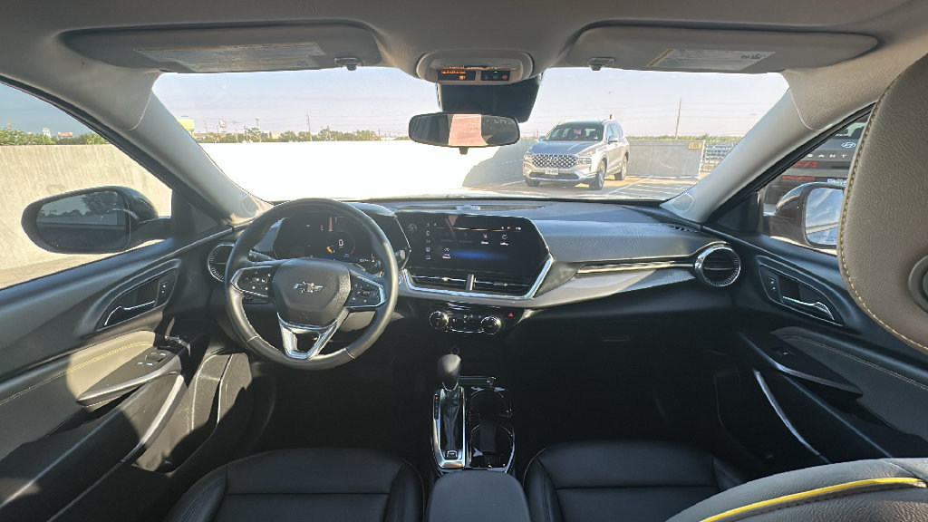 Used 2025 Chevrolet Trax ACTIV w/ Driver Confidence Package FWD image 22