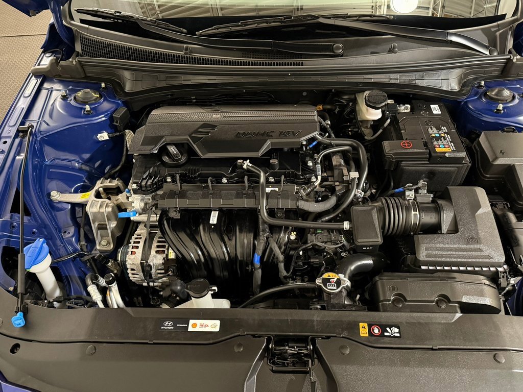 Certified 2025 Hyundai Elantra Sport image 21