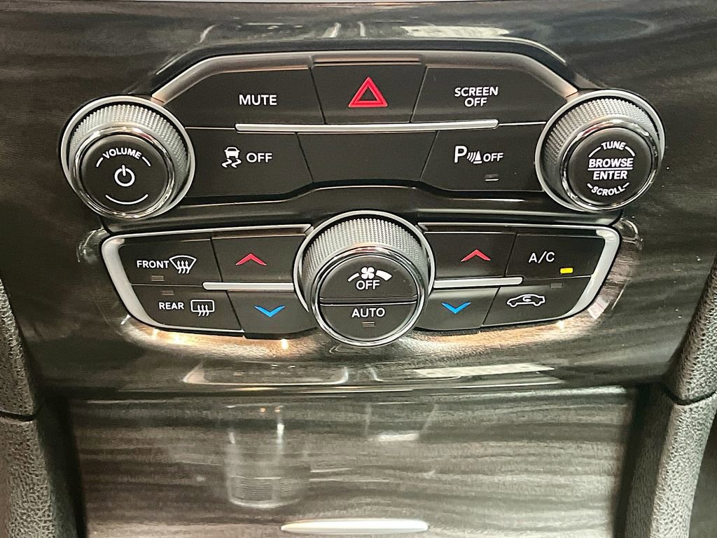 Used 2022 Chrysler 300 Touring L image 15