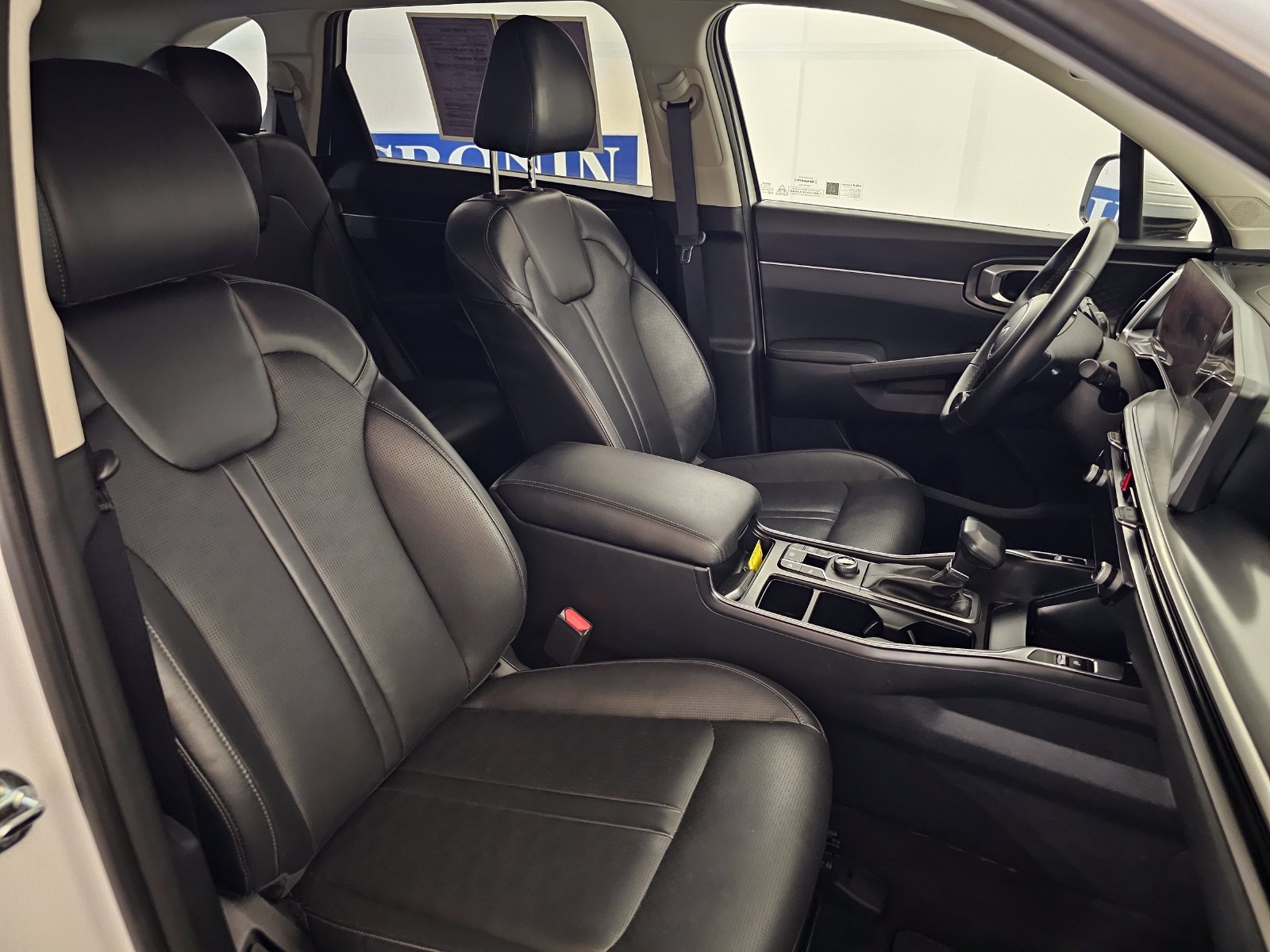 Used 2024 Kia Sorento S w/ Panoramic Sunroof Package FWD image 29