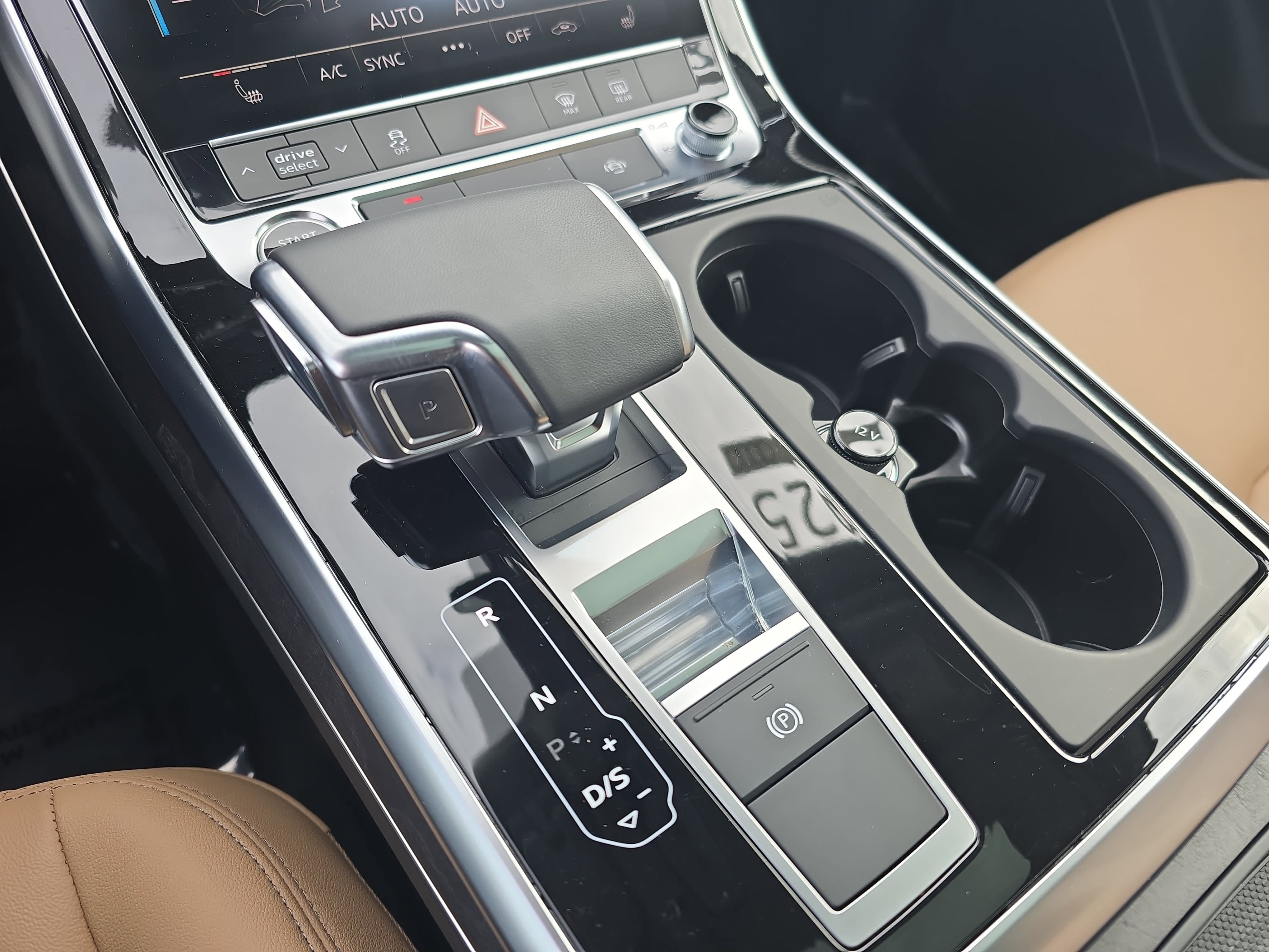 Certified 2025 Audi Q7 2.0T Premium w/ Convenience Package image 23