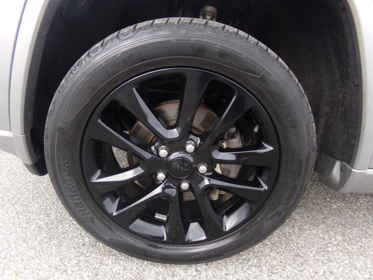 Used 2019 Jeep Grand Cherokee Altitude image 15