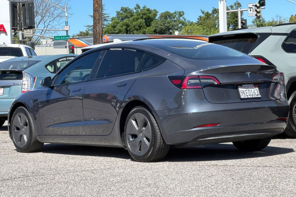 Used 2023 Tesla Model 3 Standard Range image 5