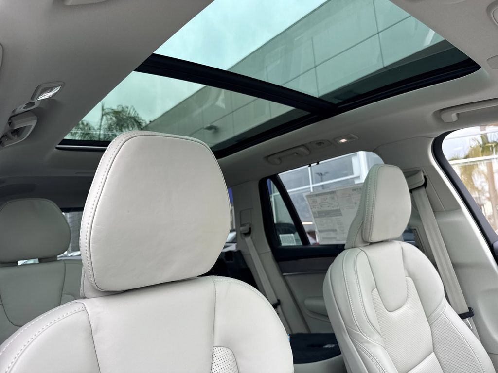 New 2026 Volvo XC90 T8 Ultra w/ Protection Package Premier AWD/4WD image 17