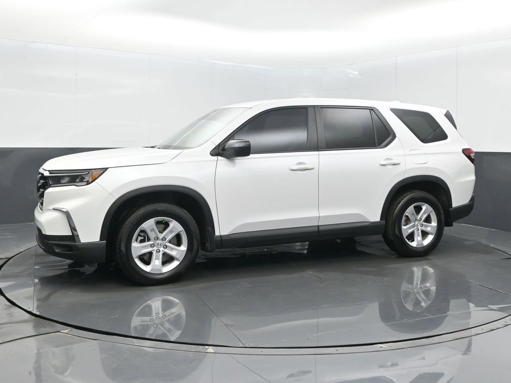 Used 2024 Honda Pilot LX image 10