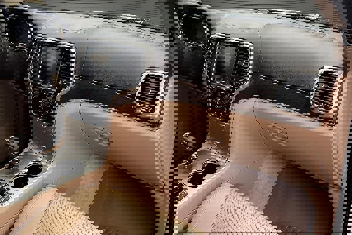 Used 2015 Jeep Grand Cherokee Overland image 25