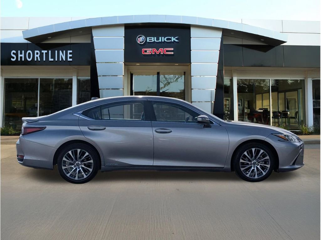 Used 2021 Lexus ES 300h w/ Premium Package FWD image 2