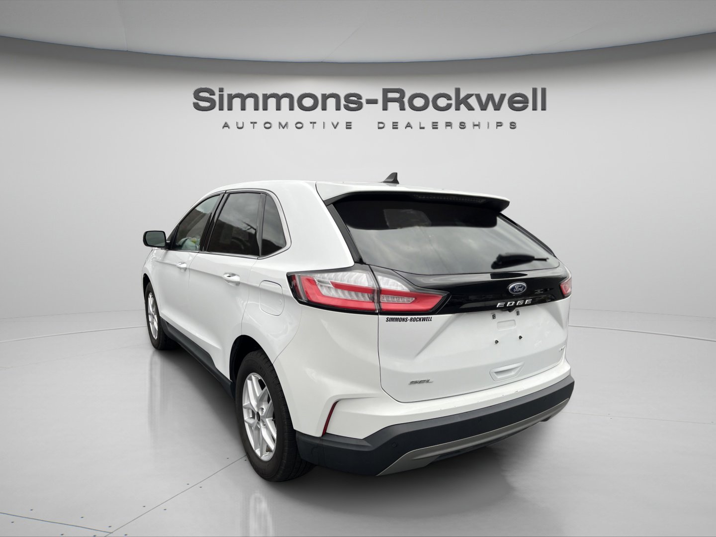 Used 2024 Ford Edge SEL image 5