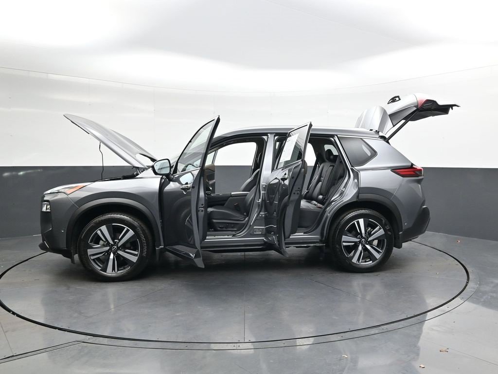 Used 2023 Nissan Rogue SL w/ SL Premium Package image 43