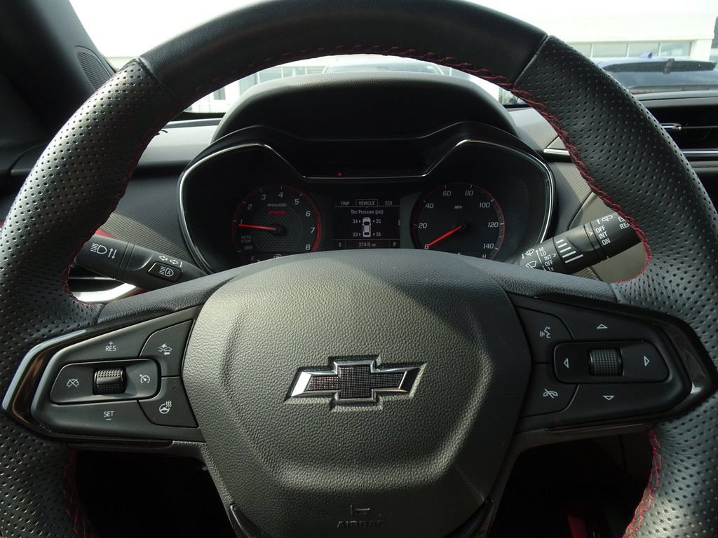 Used 2023 Chevrolet TrailBlazer RS FWD image 19