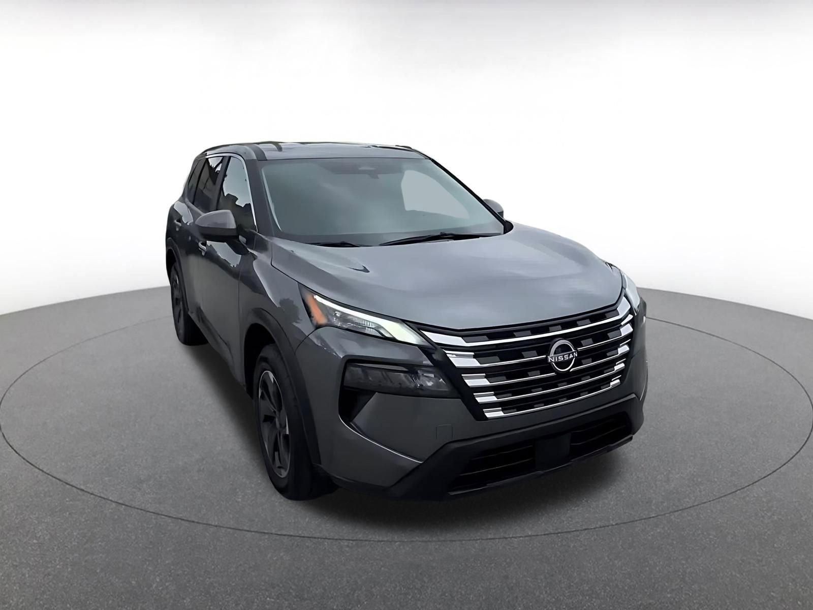 Used 2025 Nissan Rogue SV FWD image 3