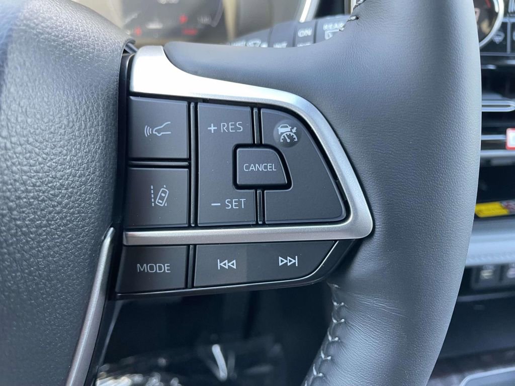 New 2026 Toyota Highlander Limited image 34