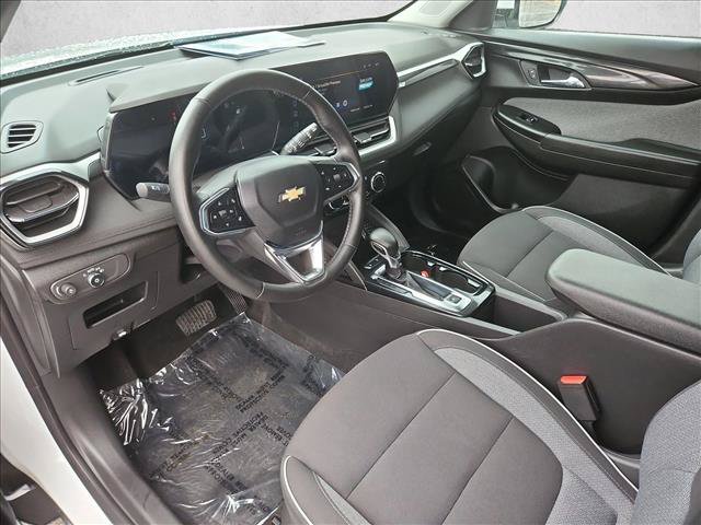 Used 2024 Chevrolet TrailBlazer LT w/ LT Cold Weather Package FWD image 12