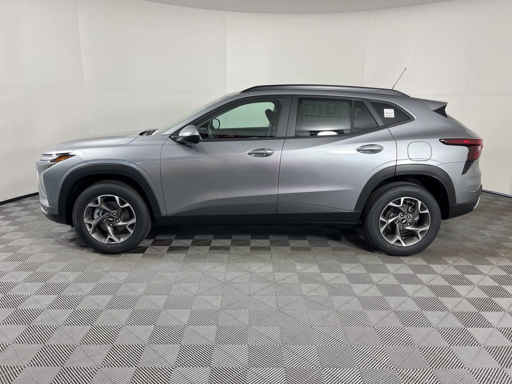 New 2026 Chevrolet Trax LT w/ Driver Confidence Package image 2