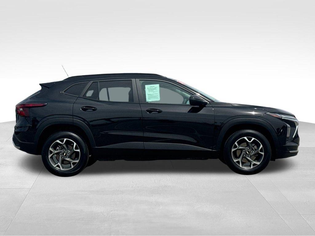 Used 2024 Chevrolet Trax LT FWD image 6