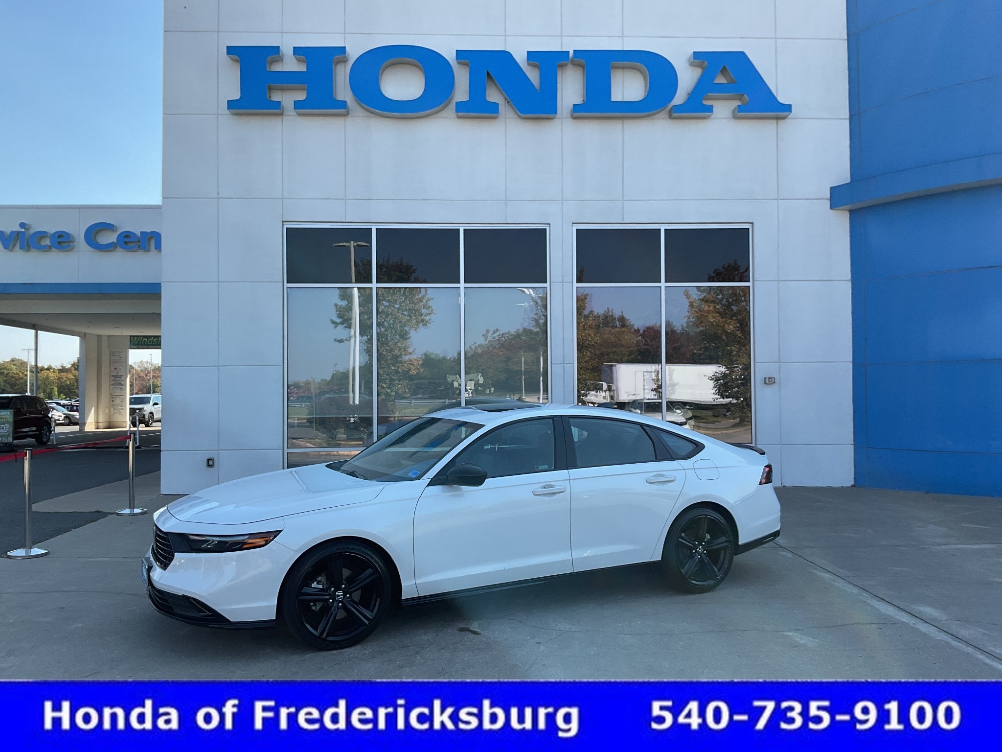 Used 2024 Honda Accord Sport image 1