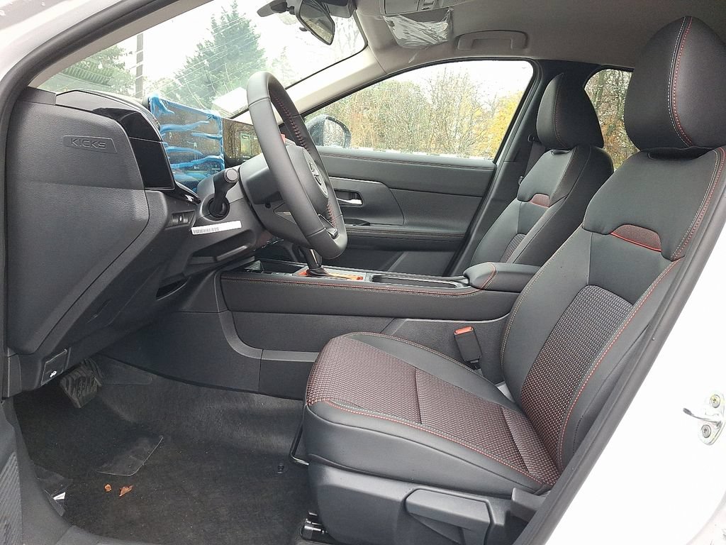 New 2026 Nissan Kicks SR w/ Cold Weather Package AWD/4WD image 11