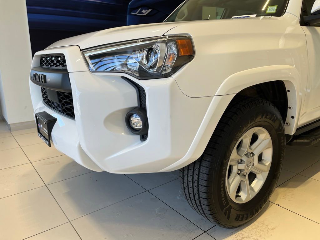 Used 2023 Toyota 4Runner SR5 Premium w/ Moonroof Package AWD/4WD image 12