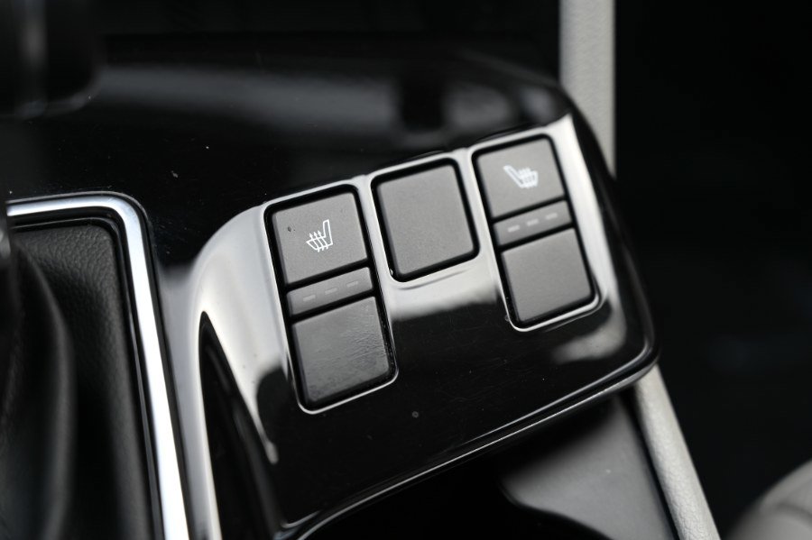 Used 2023 Kia Sportage EX image 32