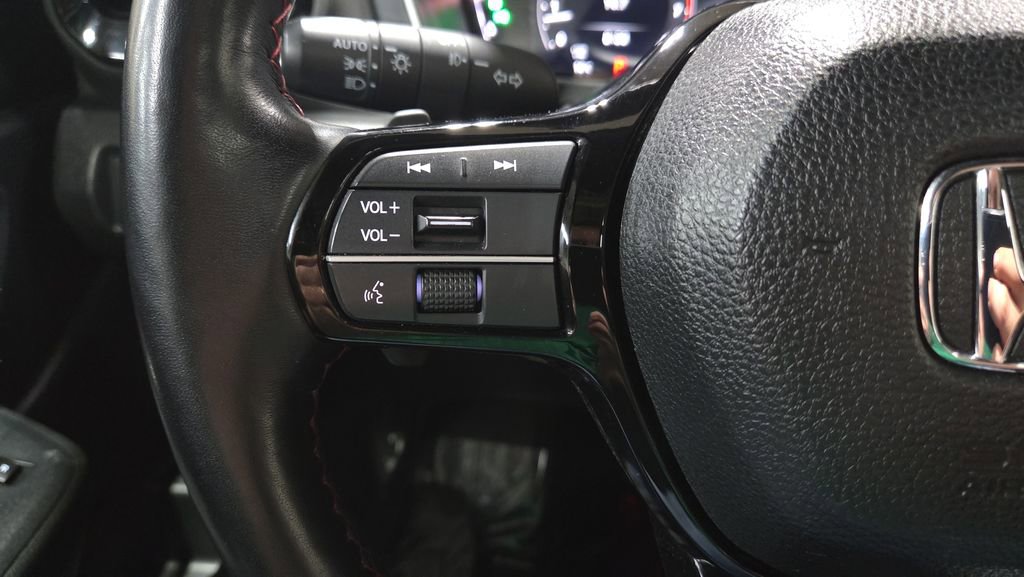Used 2023 Honda Pilot Elite image 11