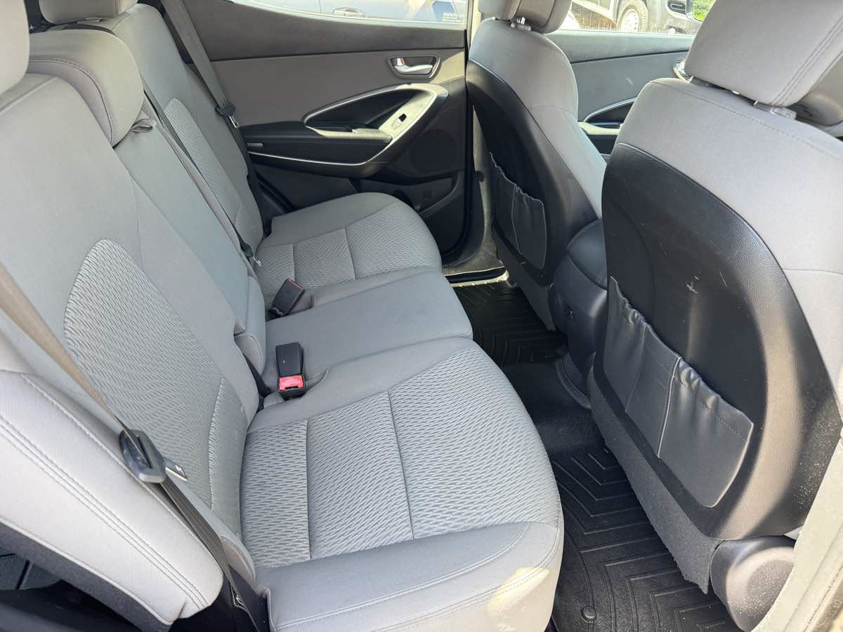 Used 2018 Hyundai Santa Fe Sport FWD image 17
