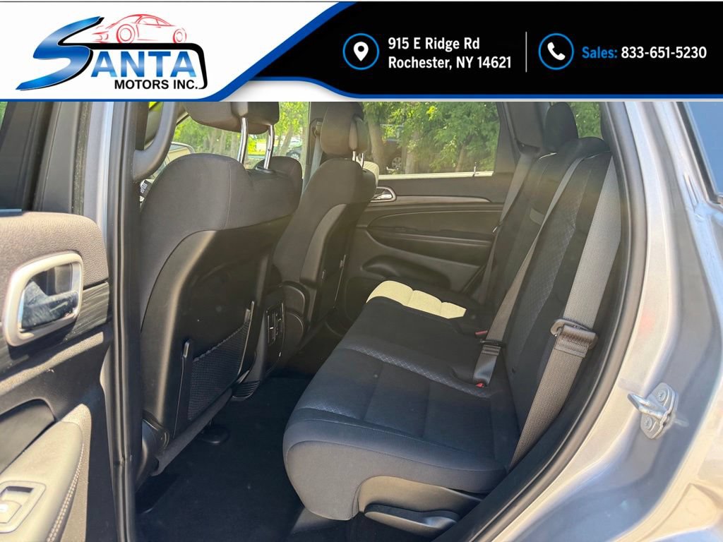 Used 2019 Jeep Grand Cherokee Laredo AWD/4WD image 11