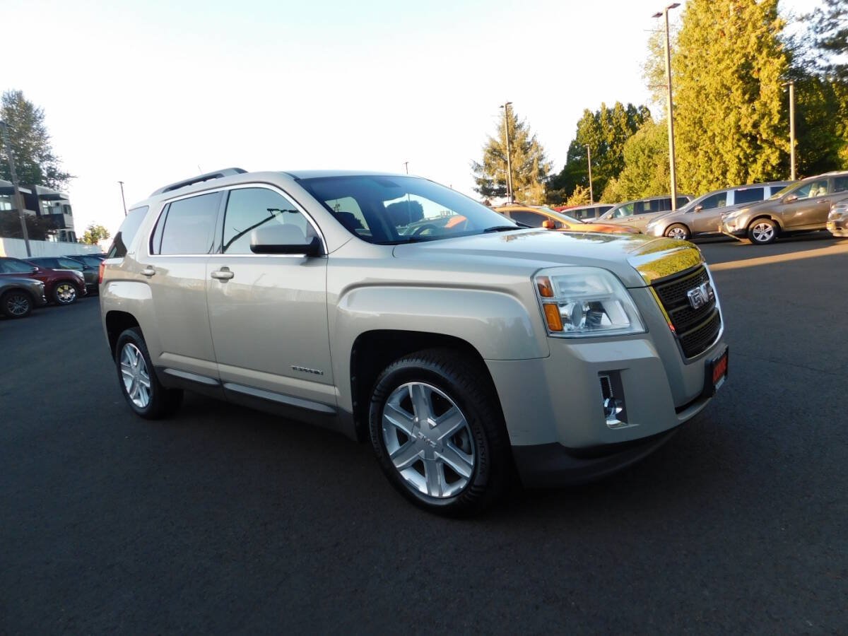 Used 2011 GMC Terrain SLE AWD/4WD image 1